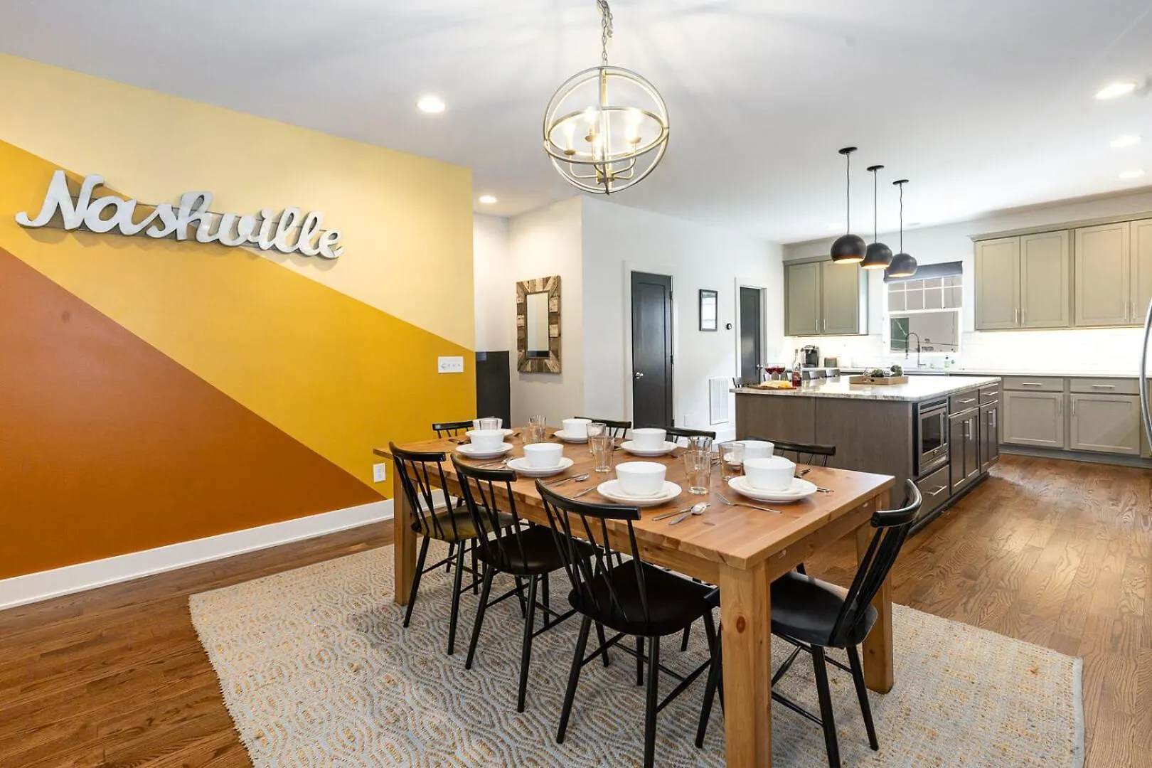 Elegant Elliott-2 Units-Hot Tub-Mins To 12 South Villa Nashville 0*,  United States