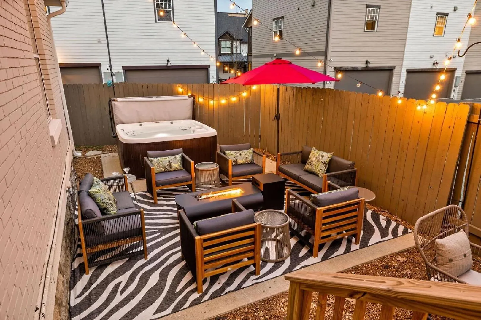 Elegant Elliott-2 Units-Hot Tub-Mins To 12 South Villa Nashville 0*,  United States