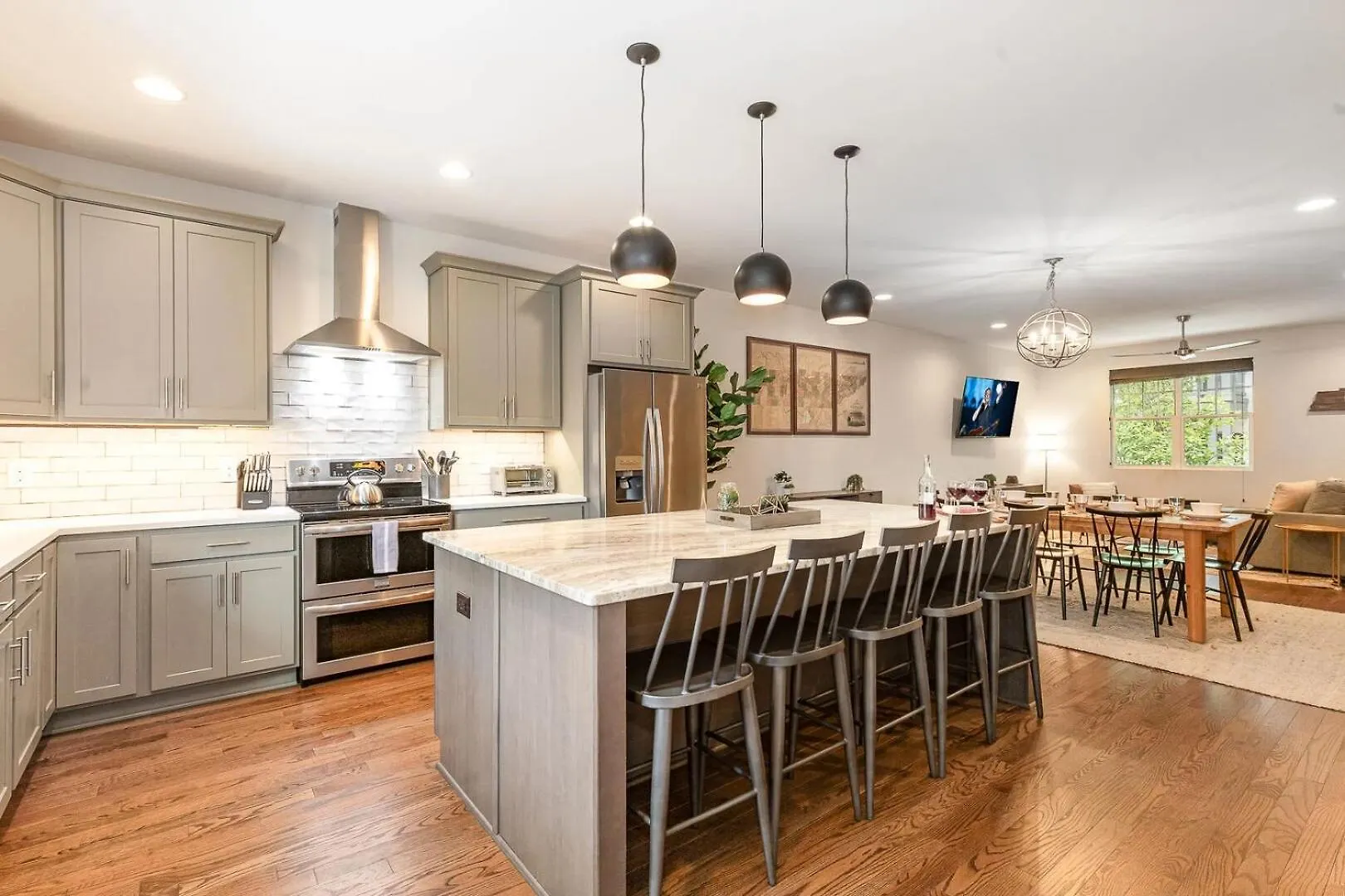 Elegant Elliott-2 Units-Hot Tub-Mins To 12 South Villa Nashville Holiday home